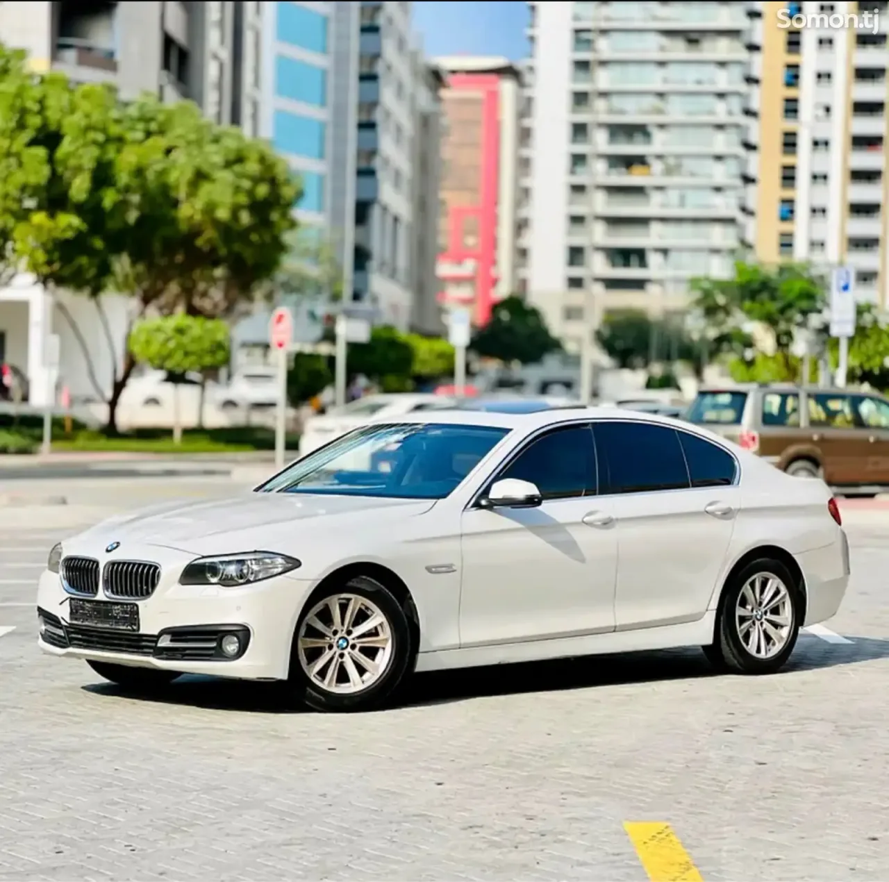 BMW 5 series 2015 · 2.0 AT