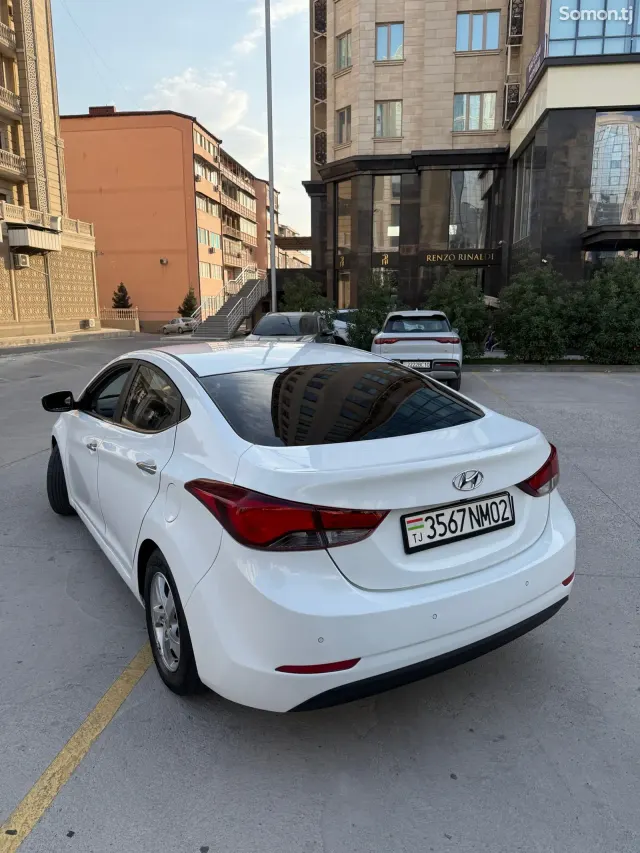 Hyundai Avante 2015 · 1.6 AT