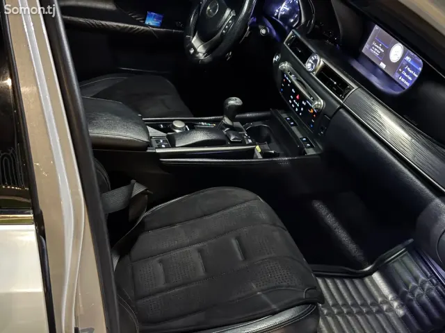 Lexus GS series 2013 · 3.5 AT