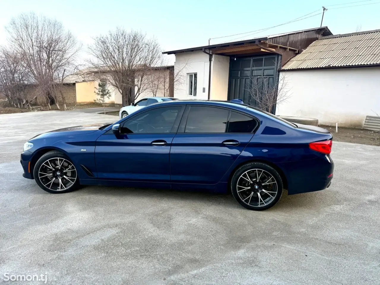 BMW 5 series 2018 · 4.0 AT