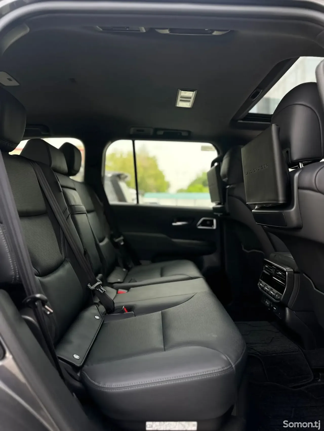 Toyota Land Cruiser 2025 · 3.5 AT