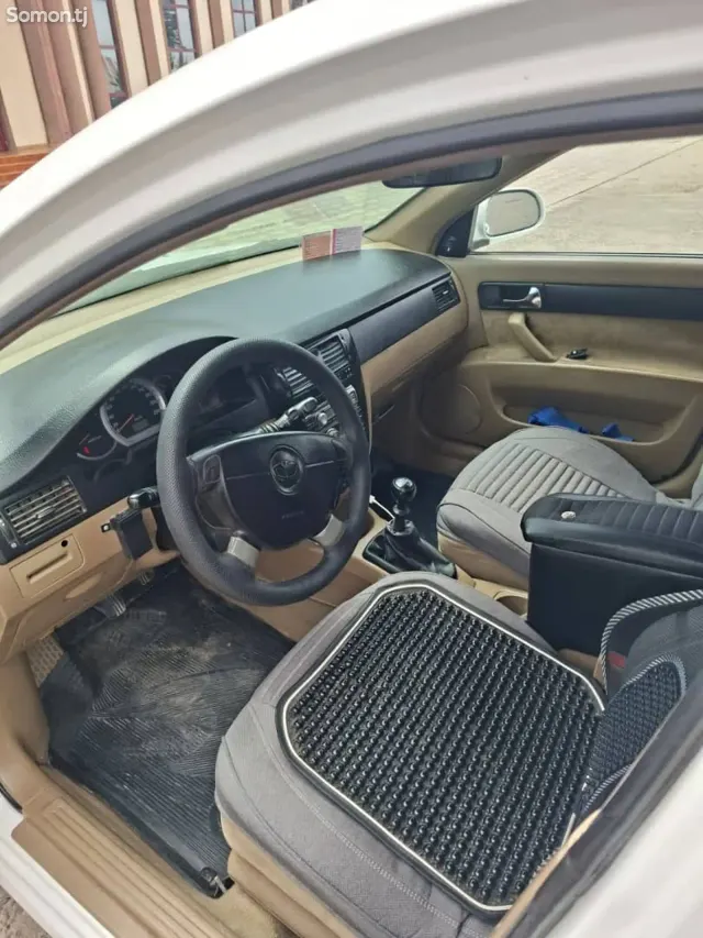 Daewoo Lacetti 2005 · 1.6 MT