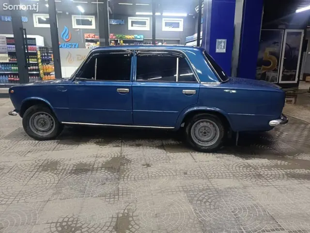 Lada (ВАЗ) 2101 1985 · 1.6 MT
