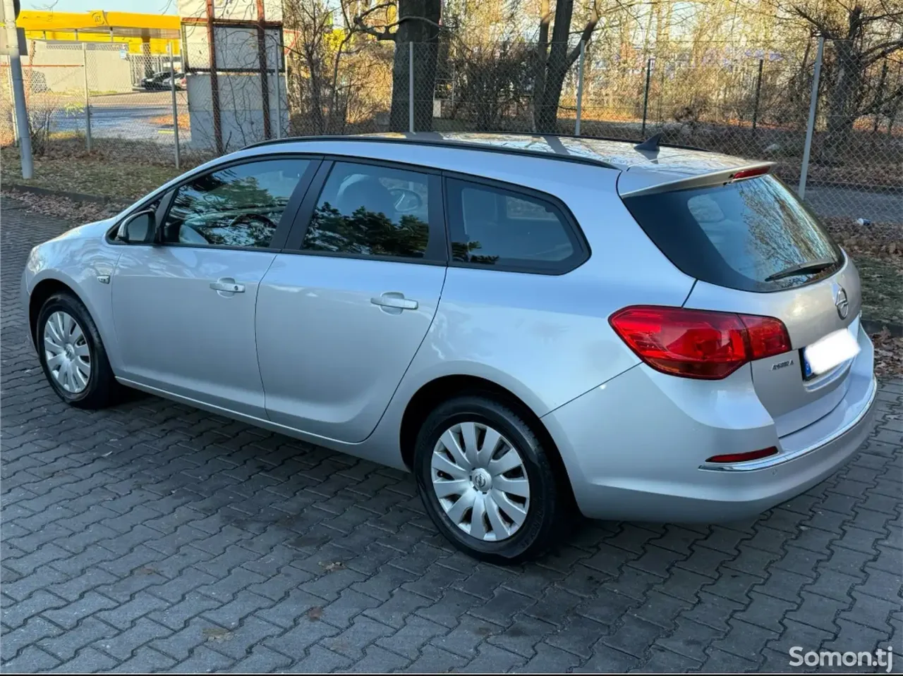 Opel Astra J 2015 · 1.6 MT