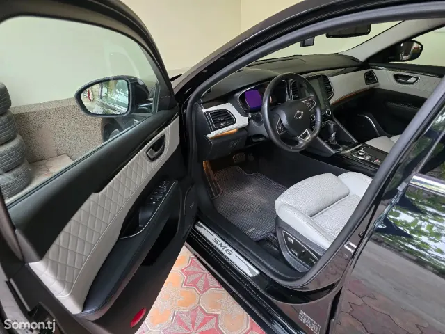 Renault Samsung SM6 2016 · AT