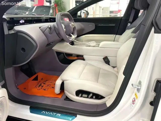 Avatr 12 2025 · AT