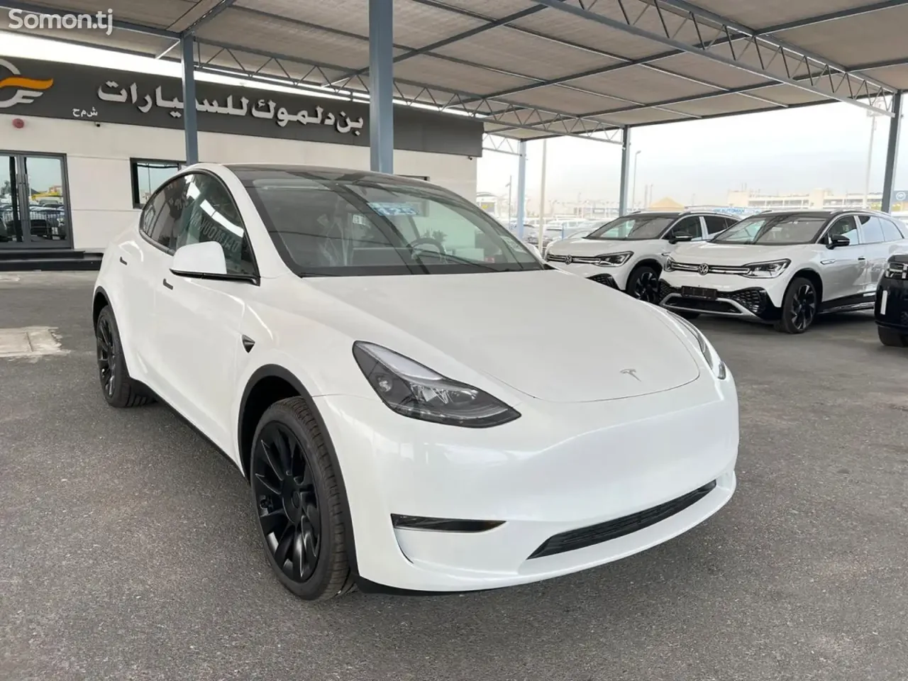 Tesla Model Y 2025 · 5.0 AT