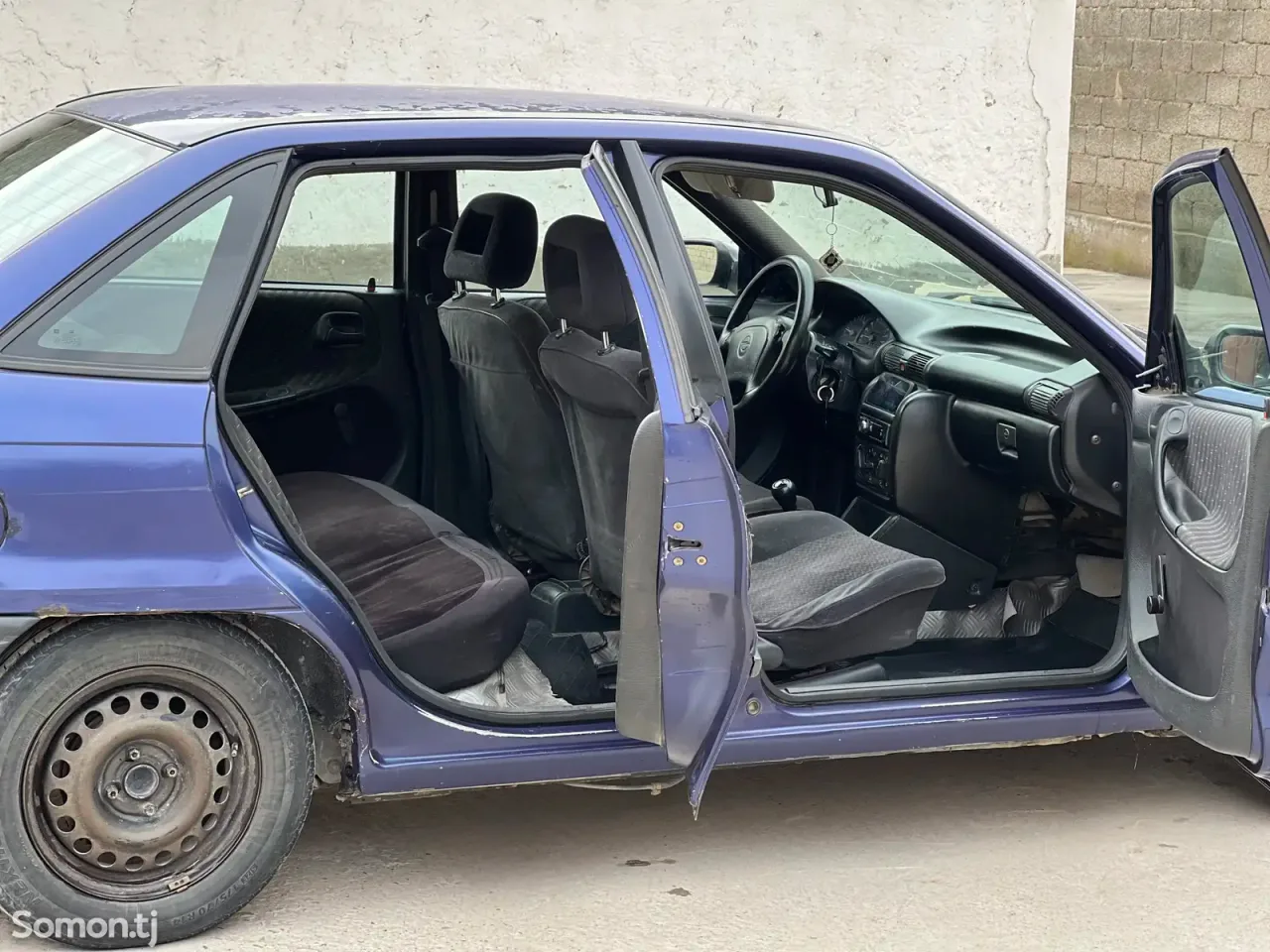 Opel Astra F 1995 · 1.6 MT