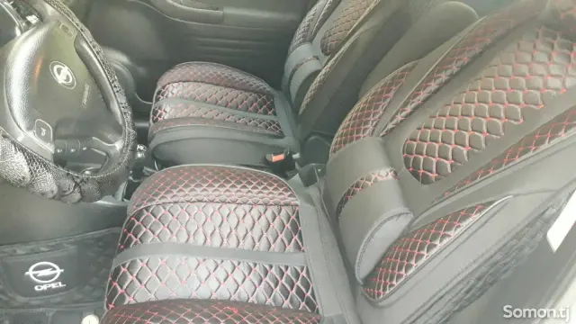 Opel Zafira 2000 · 1.6 MT