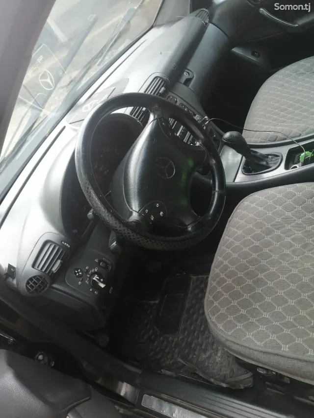 Mercedes-Benz C class 2004 · 2.0 MT