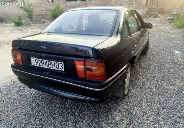 Opel Vectra A 1994 · 1.6 MT