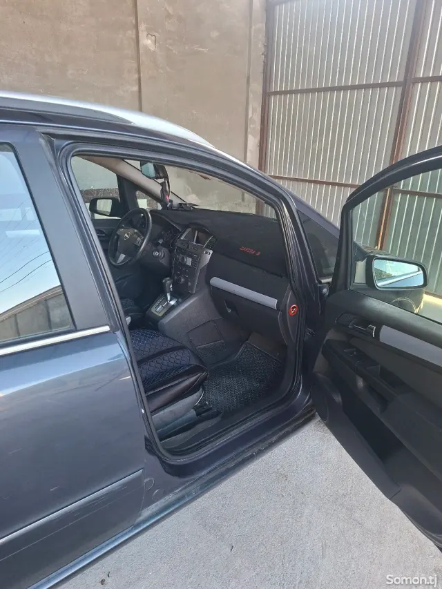 Opel Zafira 2006 · 1.9 AT