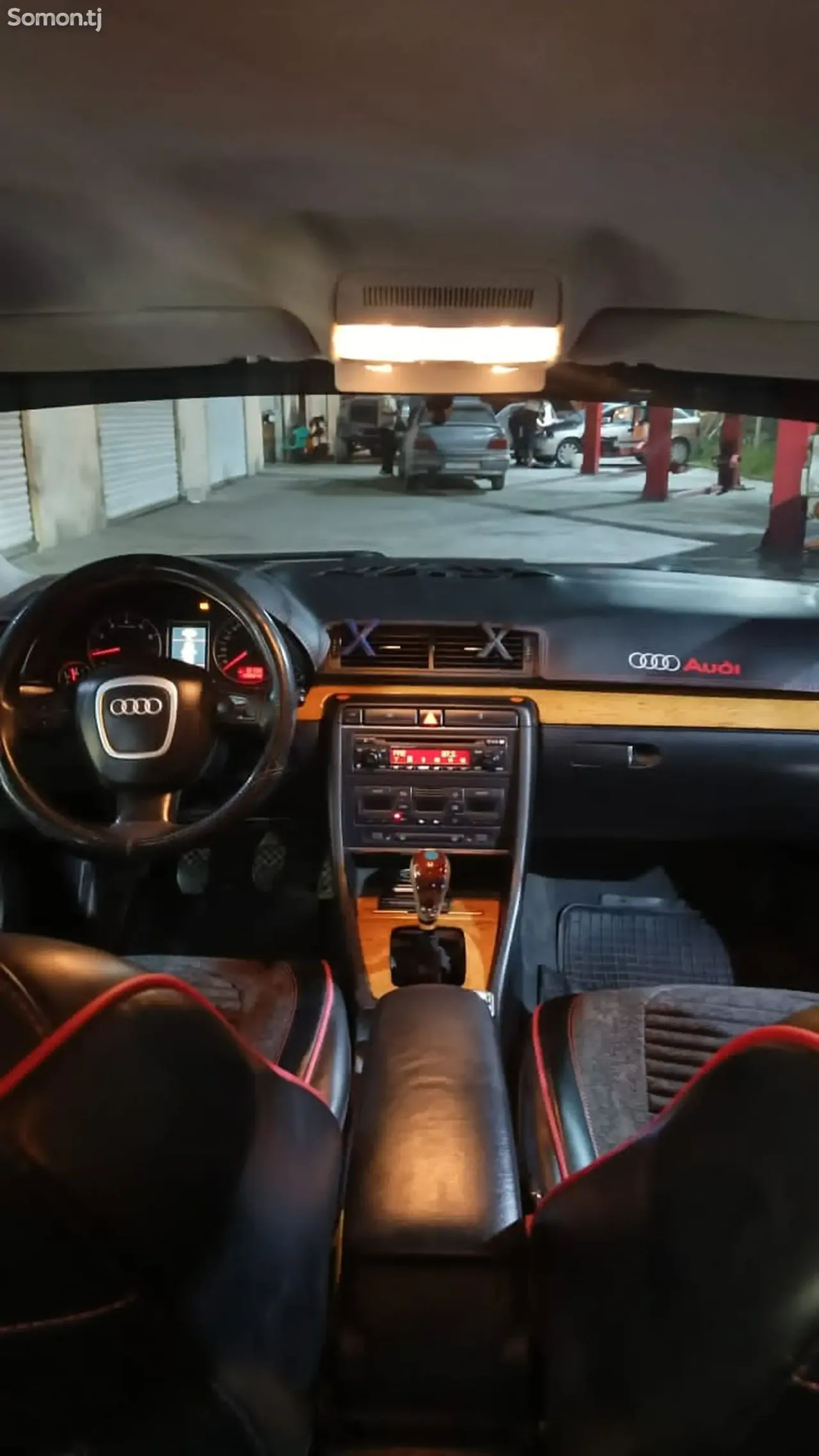 Audi A4 2005 · 1.8 MT