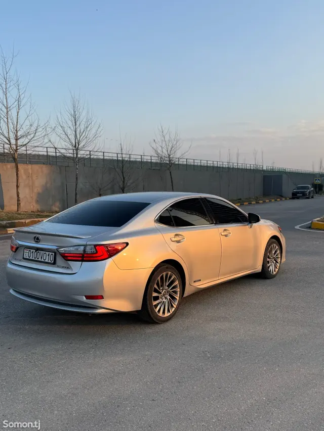 Lexus ES series 2014 · 3.0 CVT