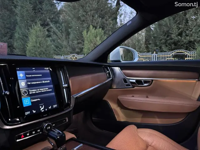 Volvo S90 2017 · 2.0 AT
