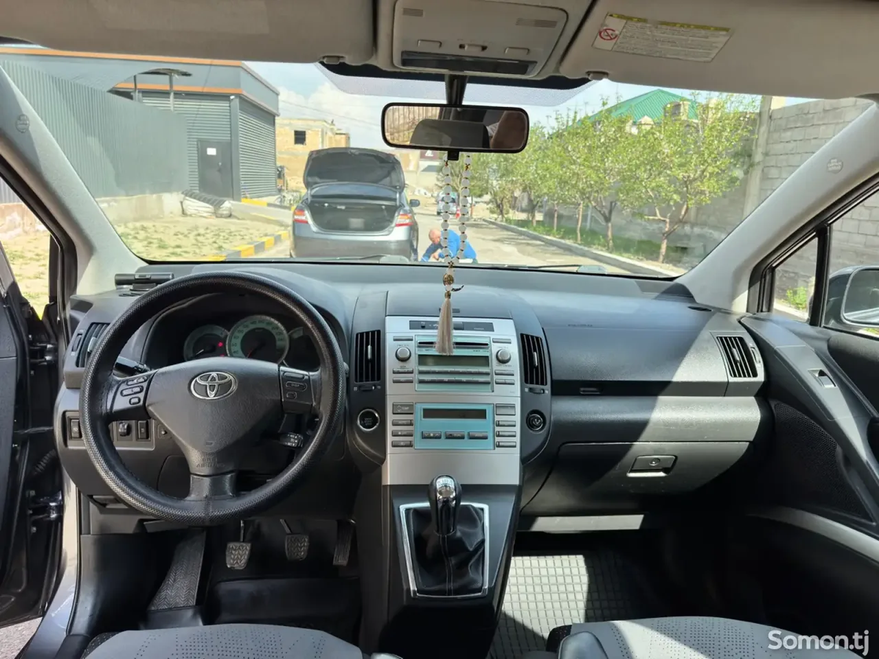 Toyota Corolla Verso 2009 · 2.2 MT