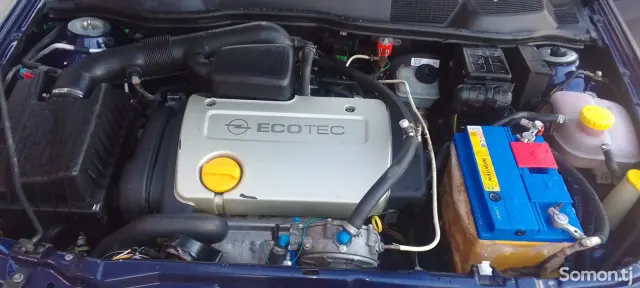 Opel Astra J 1999 · 1.6 MT