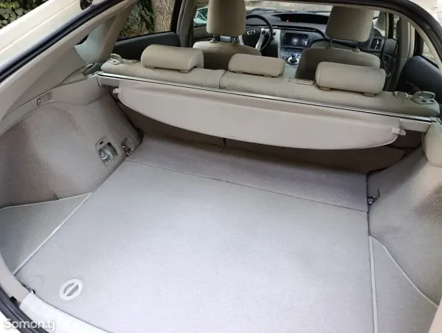 Toyota Prius 2010 · 1.8 AT