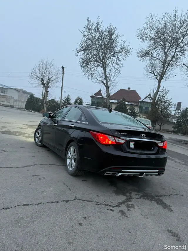 Hyundai Sonata 2011 · 2.0 AT