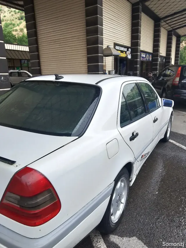 Mercedes-Benz C class 1995 · 1.8 MT