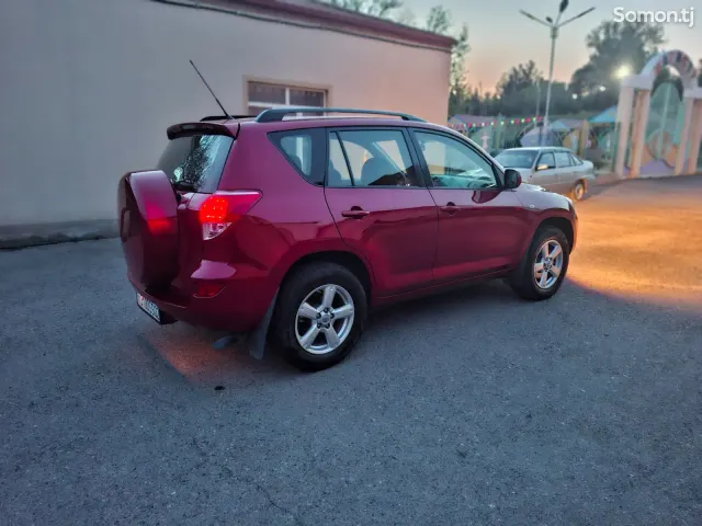 Toyota RAV 4 2008 · 2.4 AT