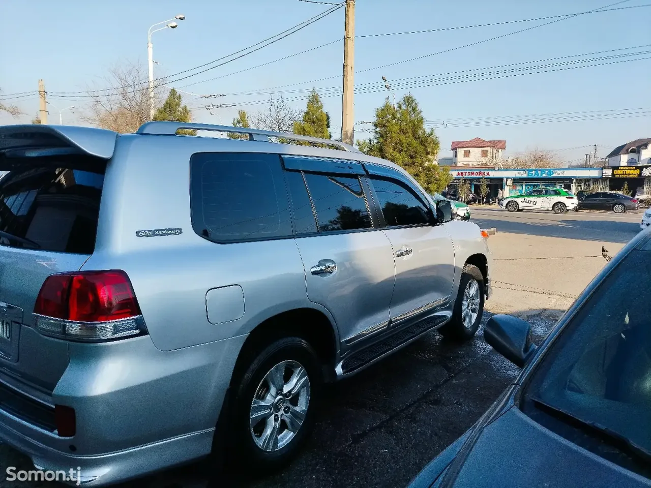 Toyota Land Cruiser 2011 · 5.7 AT