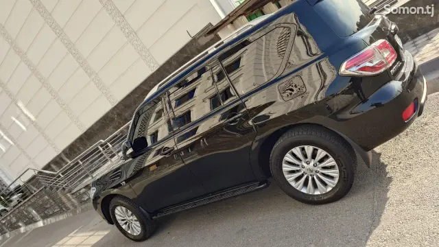 Nissan Patrol 2016 · 5.6 AT
