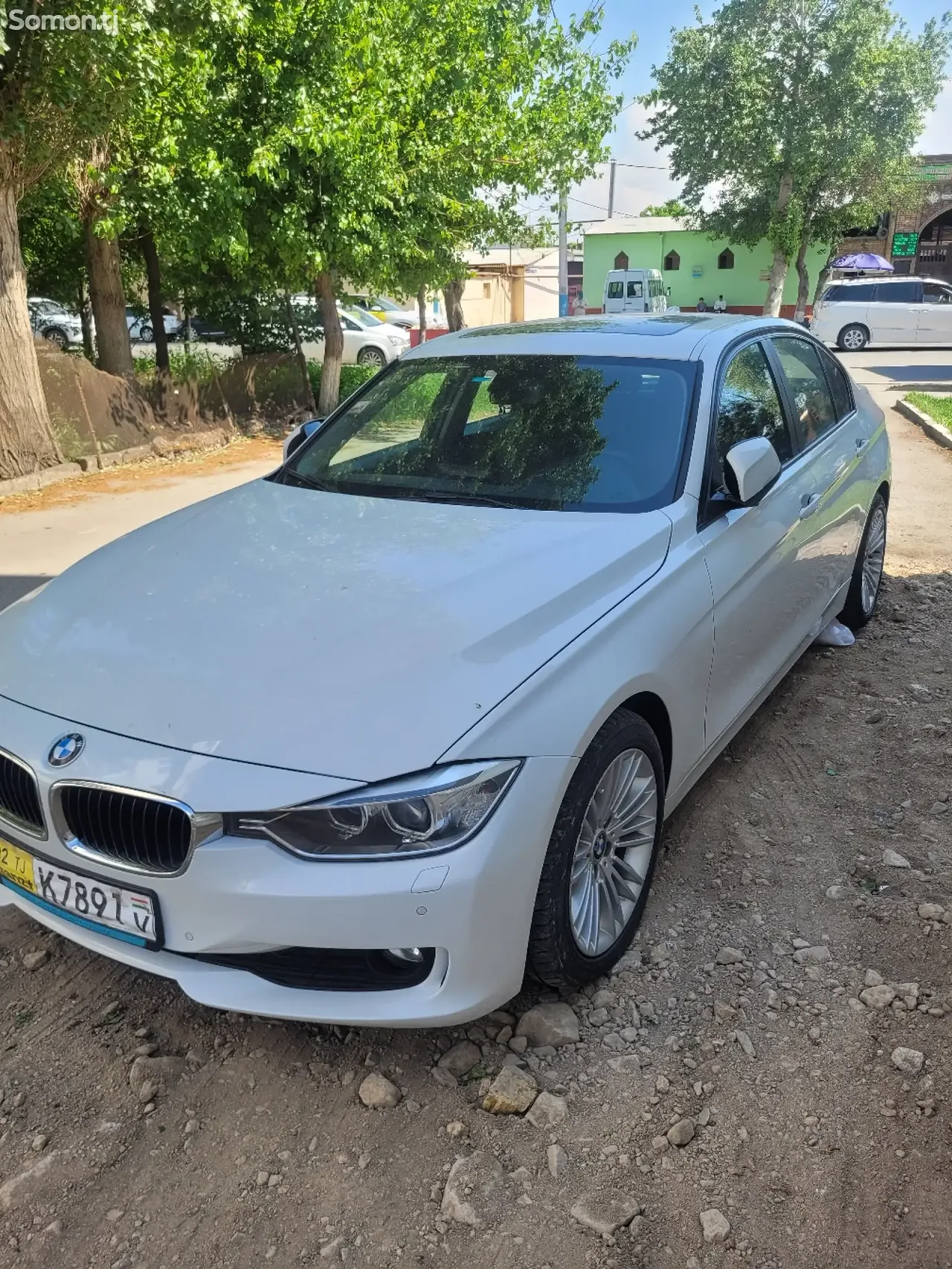 BMW 3 series 2012 · 2.0 AT