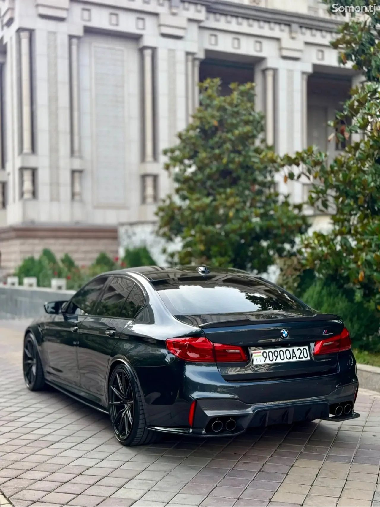 BMW M5 2018 · 4.4 AT