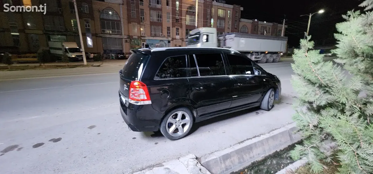 Opel Zafira 2007 · 2.0 MT