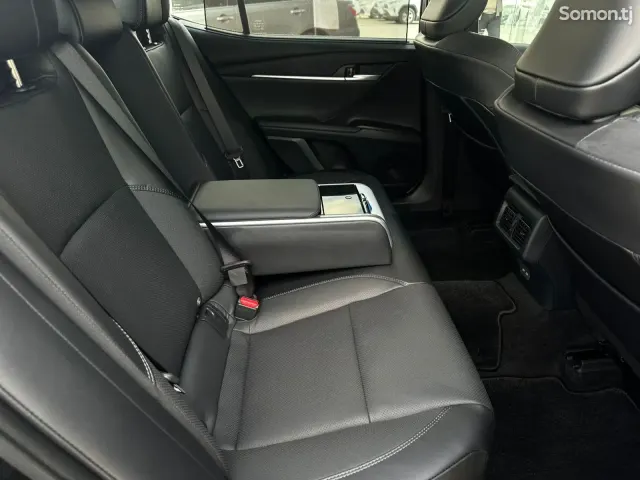 Toyota Camry 2025 · 2.5 CVT