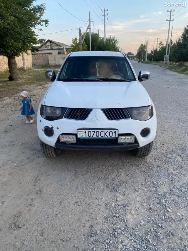 Mitsubishi L200 2008 · 2.4 MT