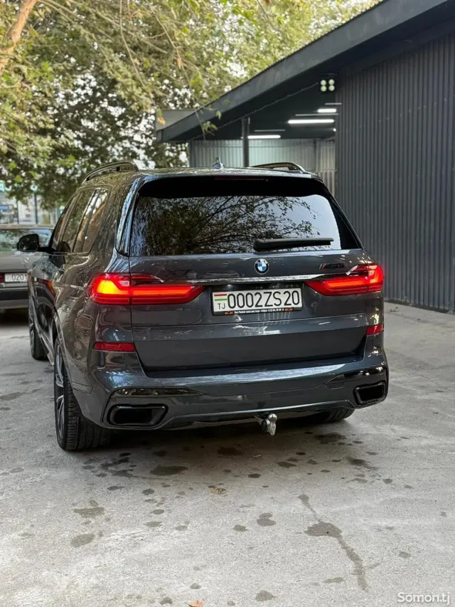 BMW X7 2021 · 4.4 AT