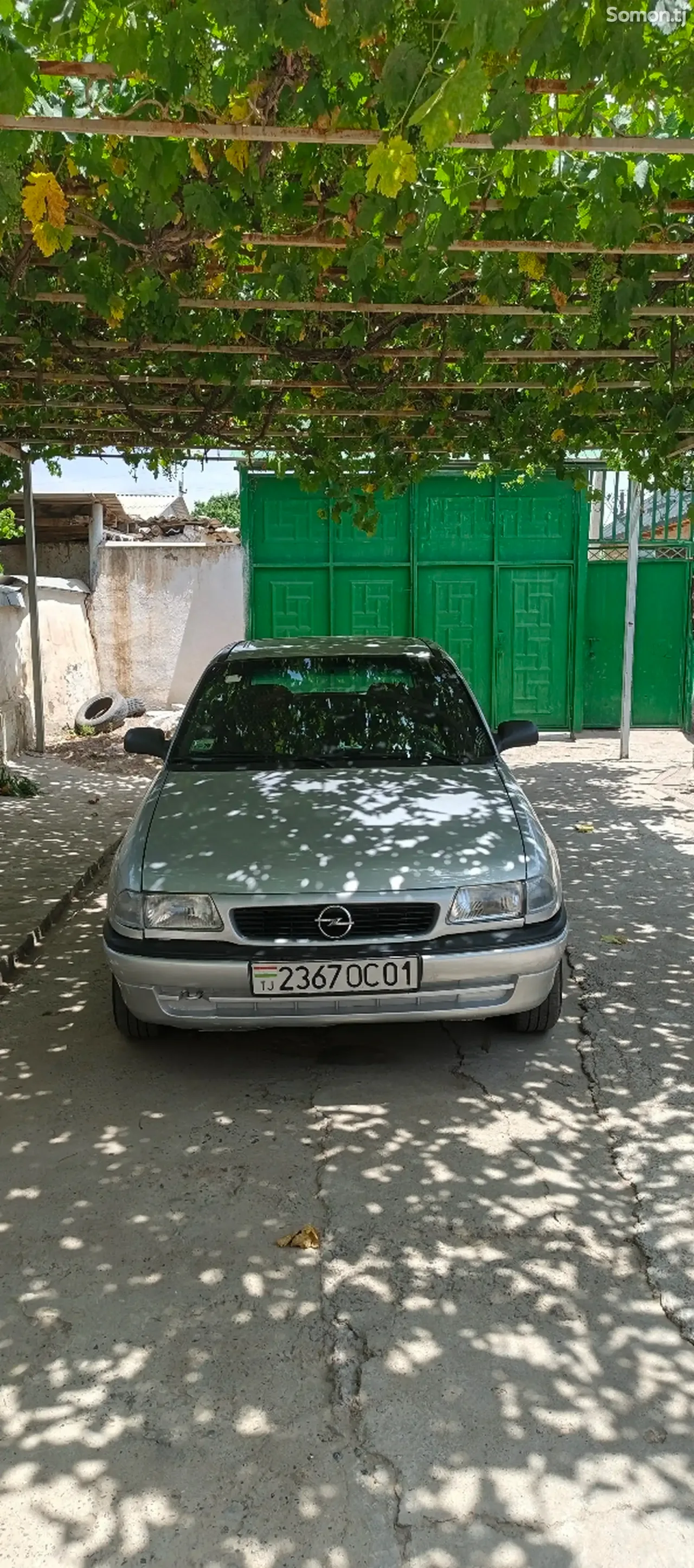 Opel Astra F 1993 · 1.6 MT