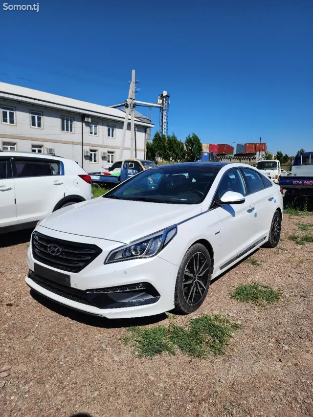 Hyundai Sonata 2015 · 1.6 AT