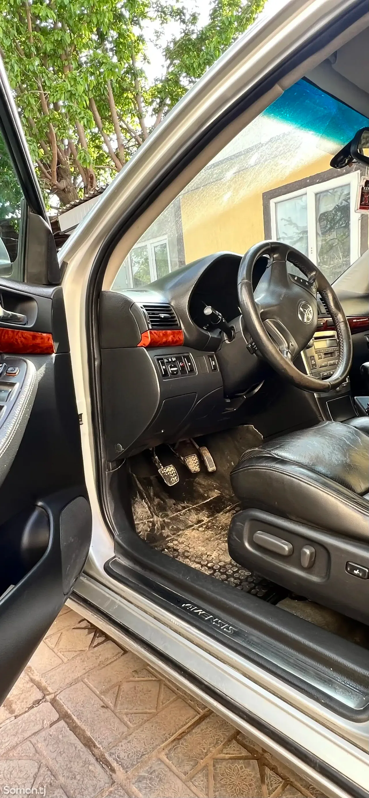 Toyota Avensis 2006 · 2.0 MT