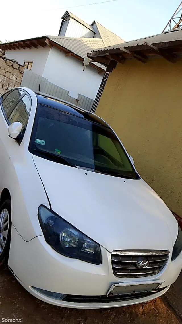 Hyundai Elantra 2009 · MT