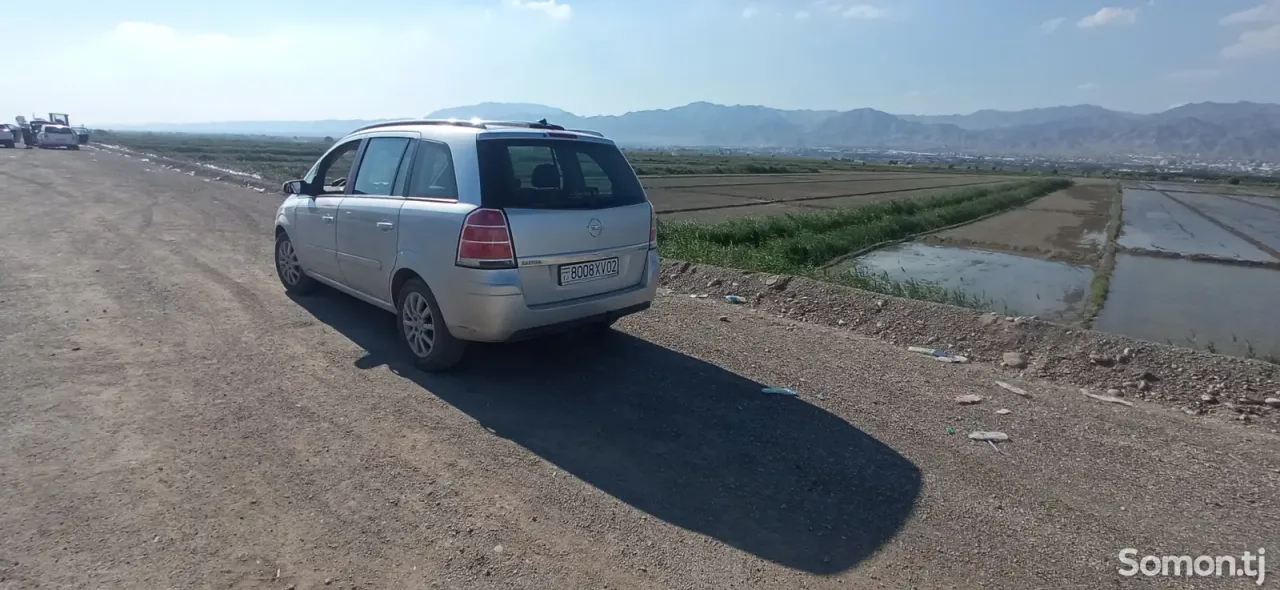 Opel Zafira 2006 · 1.6 AT
