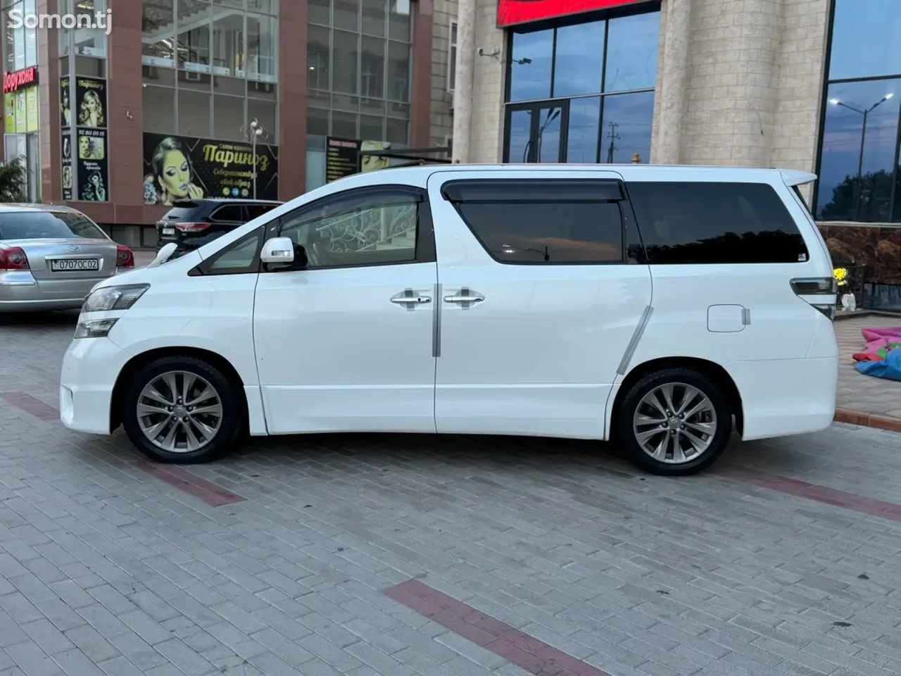 Toyota Vellfire 2014 · 3.5 AT