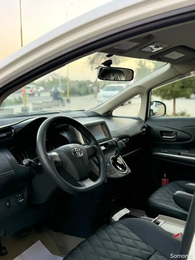 Toyota Wish 2014 · 1.8 CVT