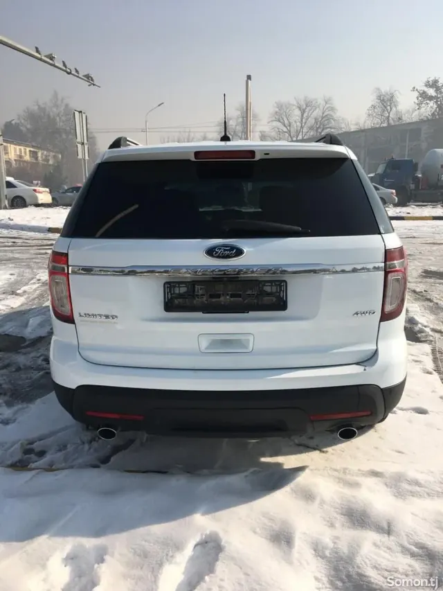 Ford Explorer 2015 · 3.5 AT