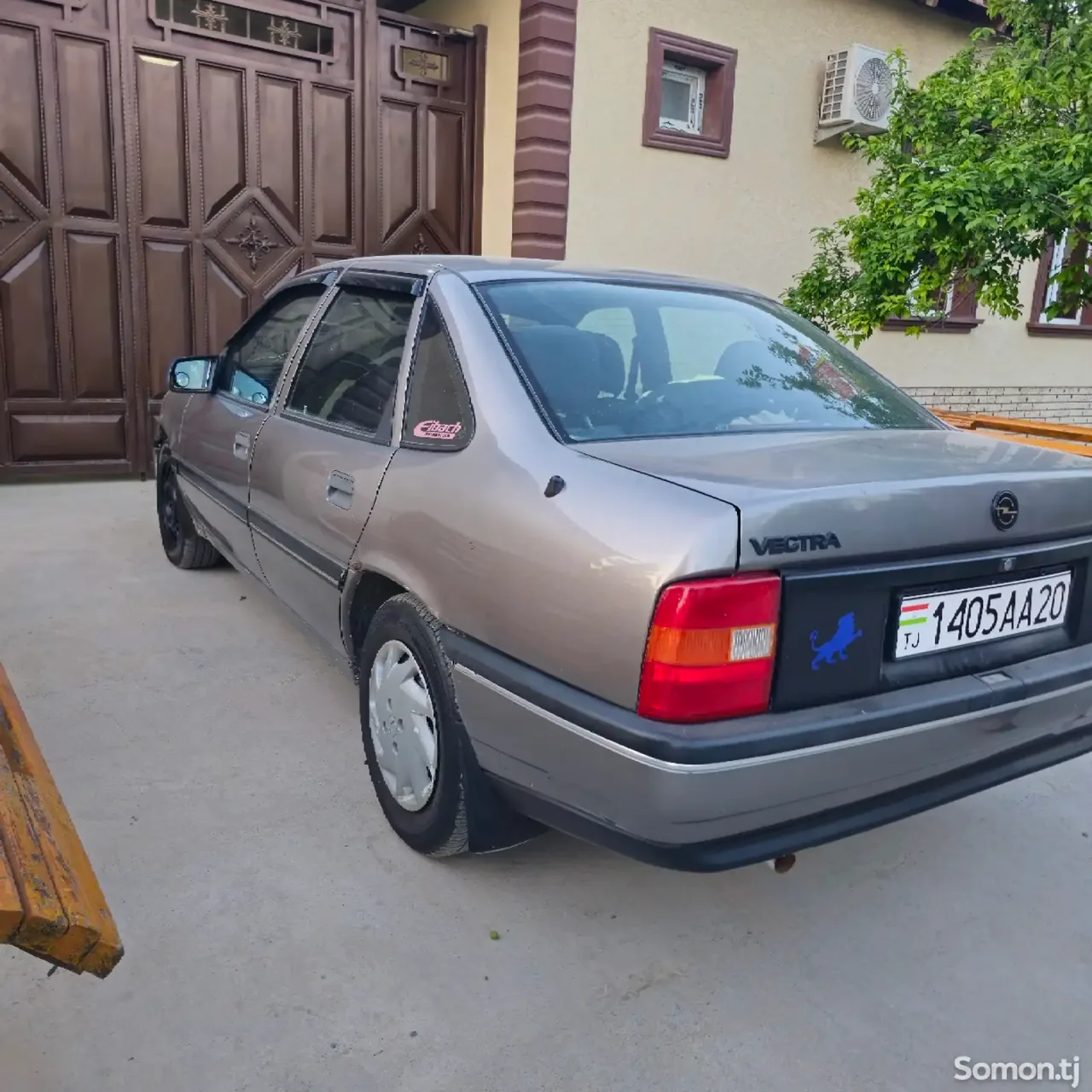 Opel Vectra A 1991 · 1.8 MT