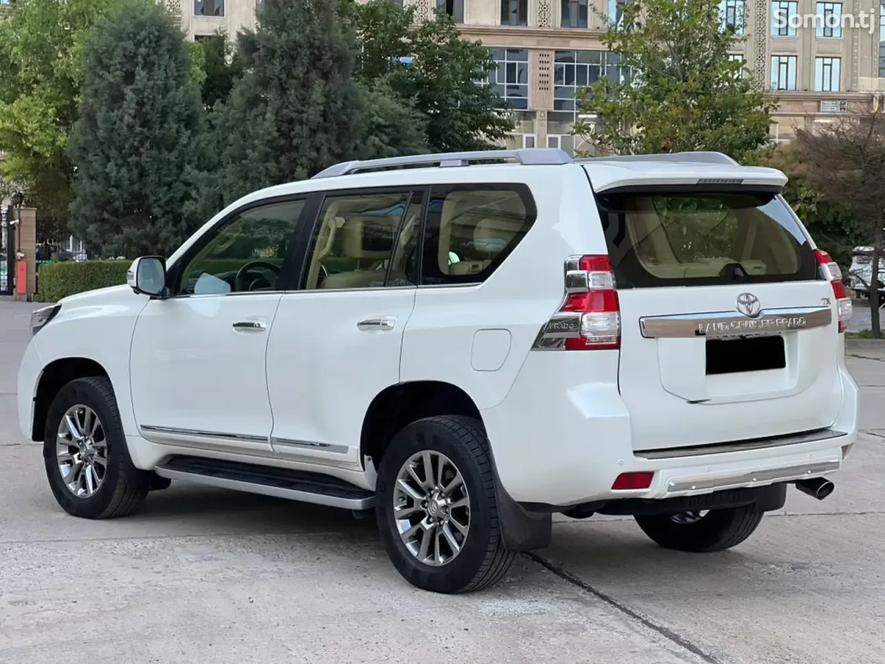 Toyota Land Cruiser Prado 2015 · 4.0 AT