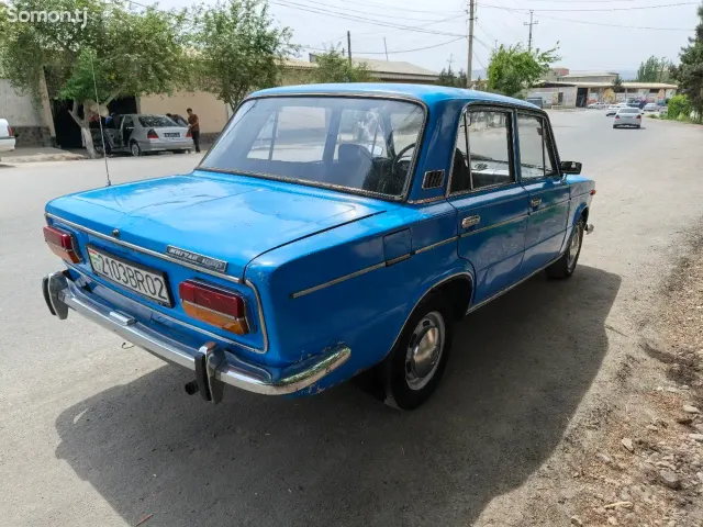 Lada (ВАЗ) 2103 1970 · 1.5 MT