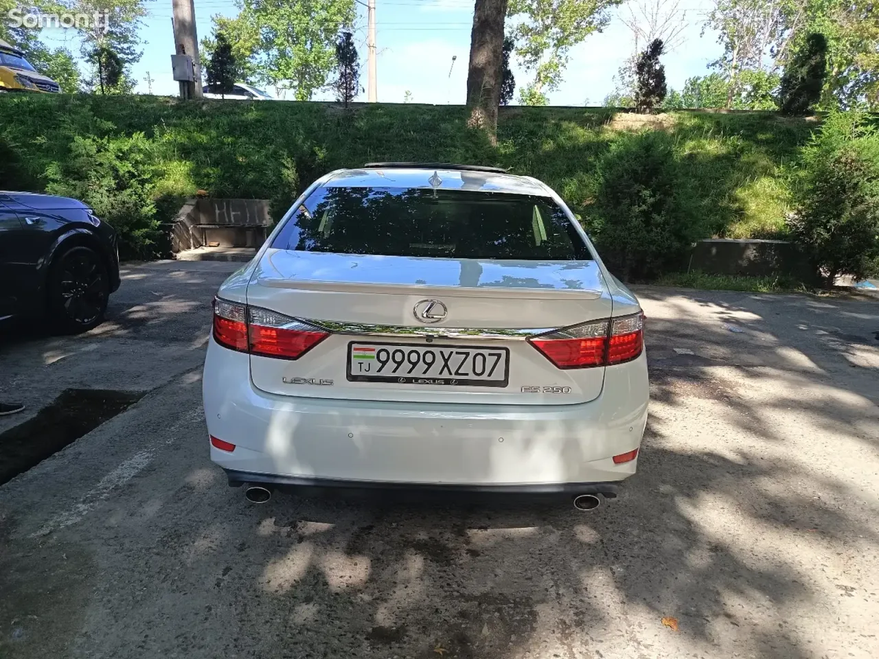 Lexus ES series 2014 · 2.5 AT
