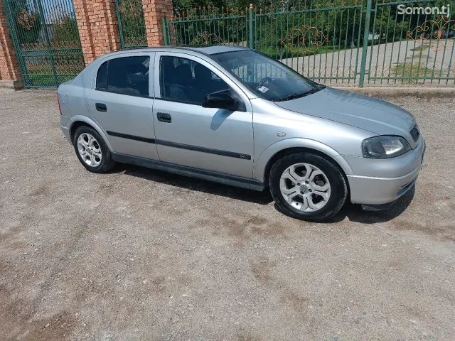Opel Astra G 1998 · 1.6 MT