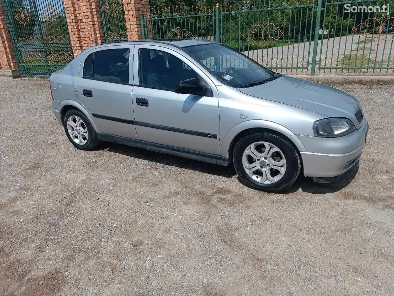 Opel Astra G 1998 · 1.6 MT