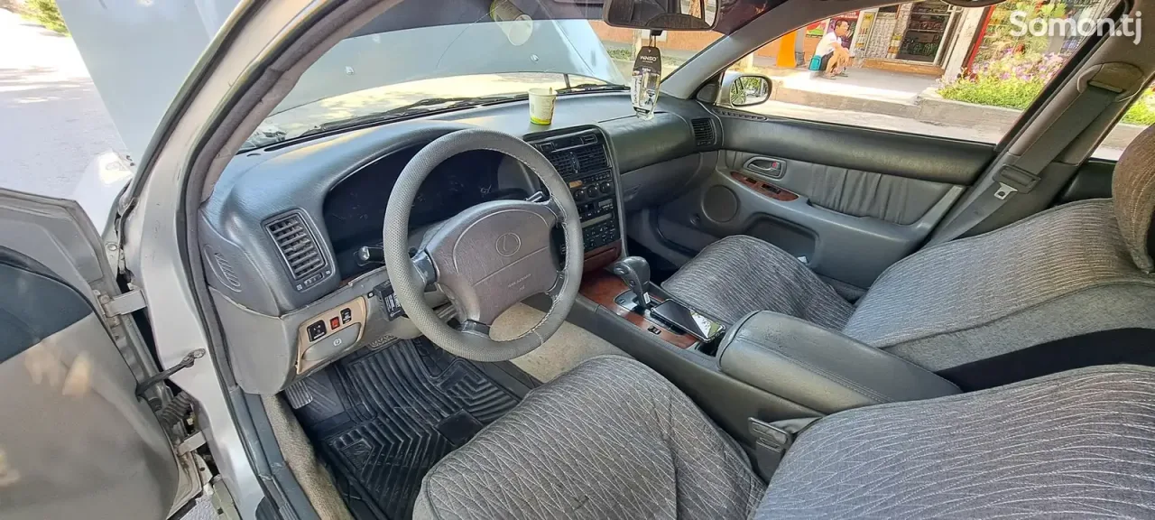 Lexus GS series 1998 · 2.5 AT