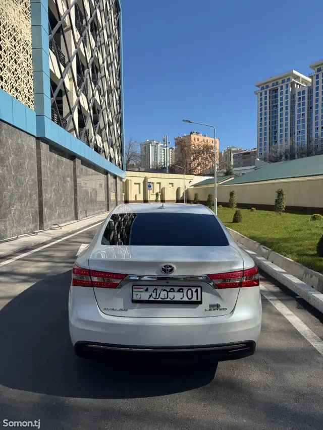 Toyota Avalon 2014 · 2.5 AT