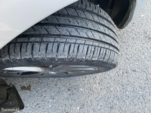 Toyota Camry 2008 · 2.4 AT
